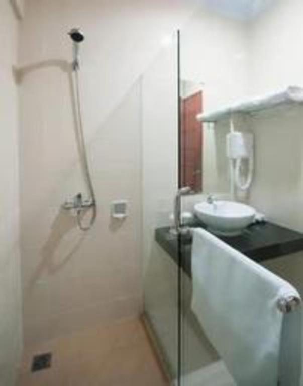 Bella Hotel Surabaya Kültér fotó
