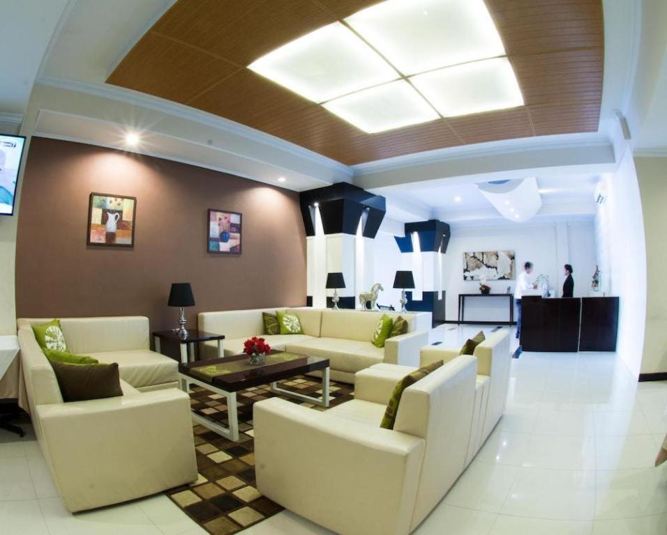 Bella Hotel Surabaya Kültér fotó