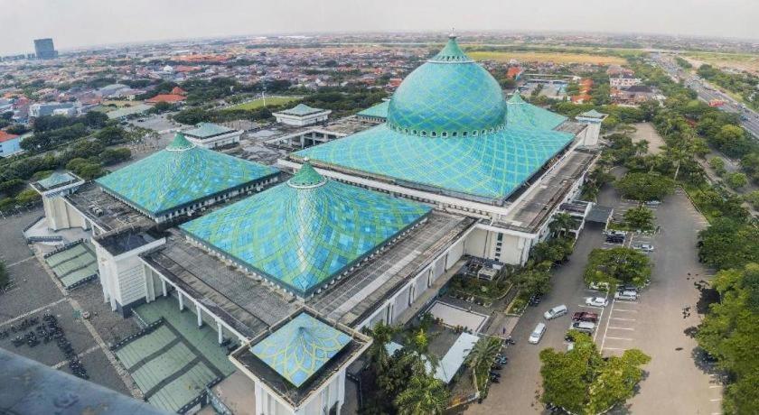 Bella Hotel Surabaya Kültér fotó
